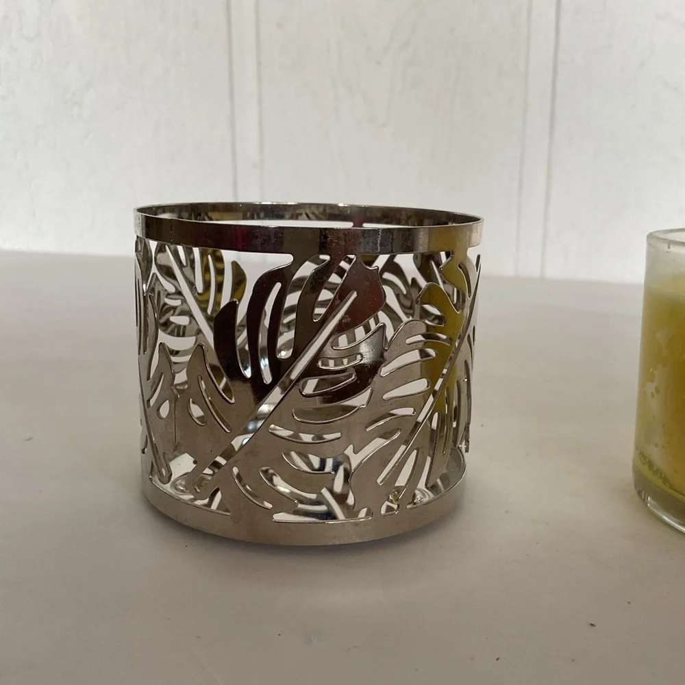 Bath & Body Works Slatkin and Company Fresh Lemon Candle and holder NWT - Picture 5 of 10